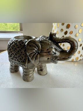 Ceramic Elephant Tea-Lite Candle Holder 4 1/2” H Felt On Feet